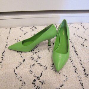 & Other Stories Classic Pointed Leather Pumps Apple Green 38/7.5